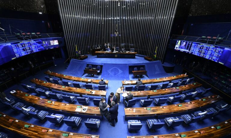 PEC aprovada pelo Senado proíbe extinção e também criação de tribunais de contas; regra abrange Municípios