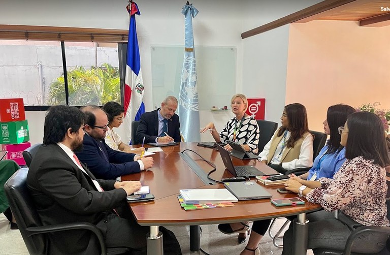 Ministério da Educação conhece projeto do PNUD para o desenvolvimento da educação na República Dominicana