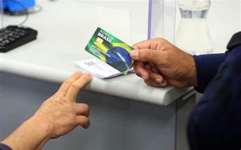 Auxílio Brasil impacta economia e é uma das maiores fontes de renda de quase 2 mil dos municípios