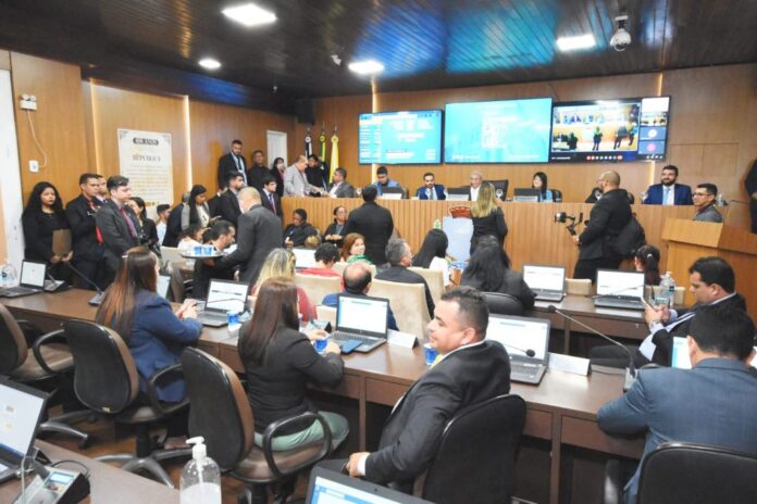 Camara-encaminha-pedidos-para-a-melhoria-da-educacao-no-municipio-1024x683