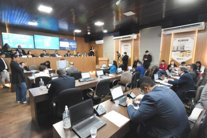 Parlamentares-solicitam-construcao-de-novos-equipamentos-publicos-em-Sao-Luis-1024x682 (1)