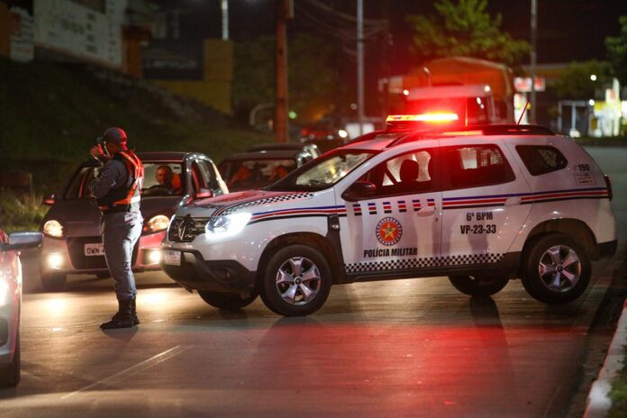 7_Equipes_especializadas_das_forças_policiais_do_Maranhão_percorreram_diversos_bairros_realizando_barreiras,_patrulhamento,_abordagens_a_pessoas_e_veículos_(Fotos_Fernando_dos_Anjos)._1