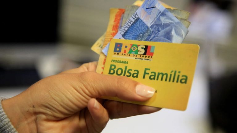 Municípios têm até junho de 2025 para fazer nova adesão ao Programa Bolsa Família