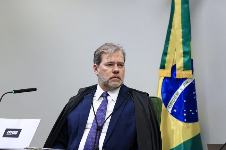STF reforça que Municípios podem contratar escritórios de advocacia, mesmo com procuradoria própria.